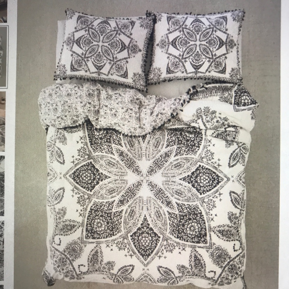 Urban Valda Woodblock Medallion Duvet Cover